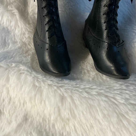 Vintage 2003 Jan McLean Exclusively Yours Porcelain Doll “Pearl” French Floozie - Picture 6 of 6